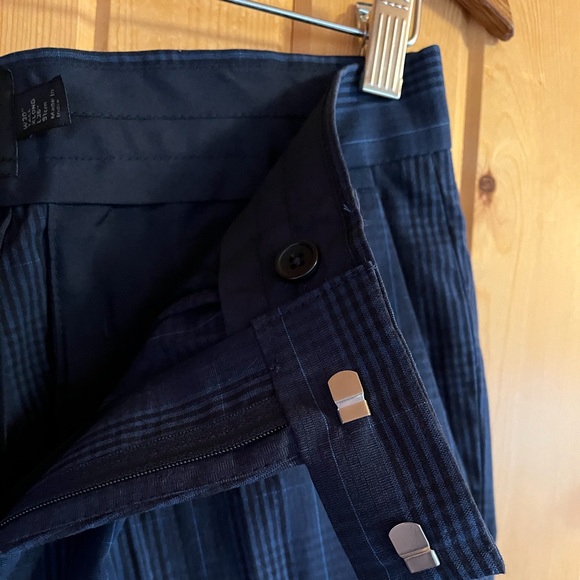 ASOS DESIGN Tall slim crop smart pants in blue seersucker check - Picture 9 of 9